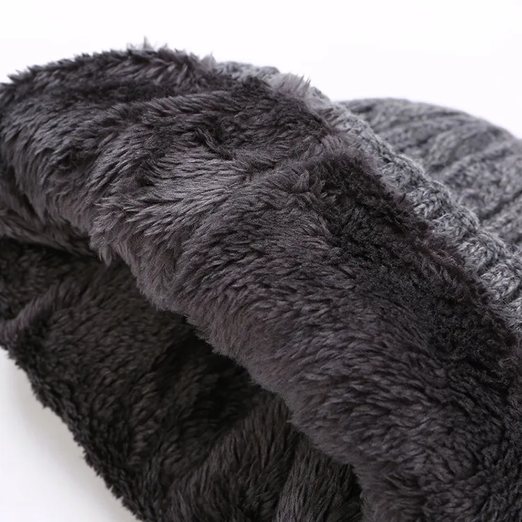 Bonnet Laine et Fourrure Unisex – Confort et Élégance pour Tous – Image 3