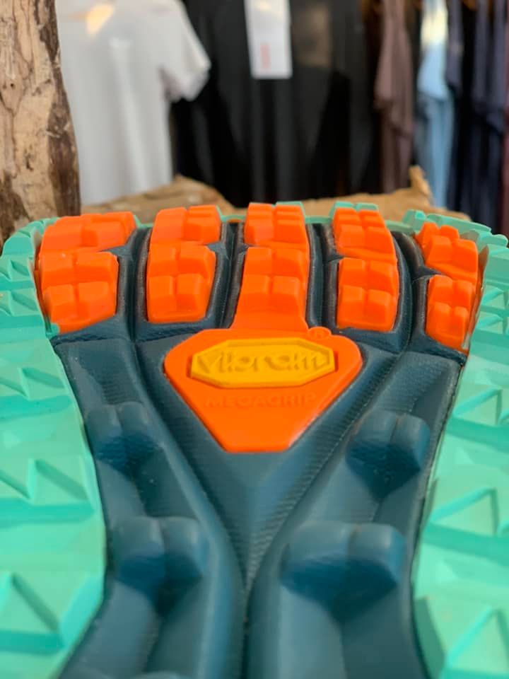 Chaussures de randonnée Altra modèle Olympus 5 Hike Mid GTX – Image 2