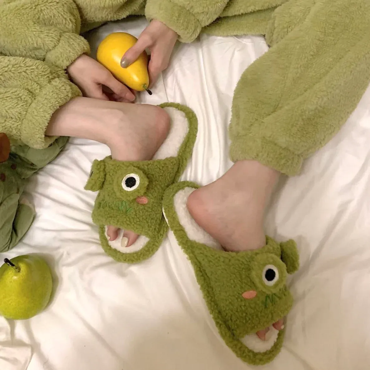 Chaussons Animaux Grenouille en Peluche – Image 3