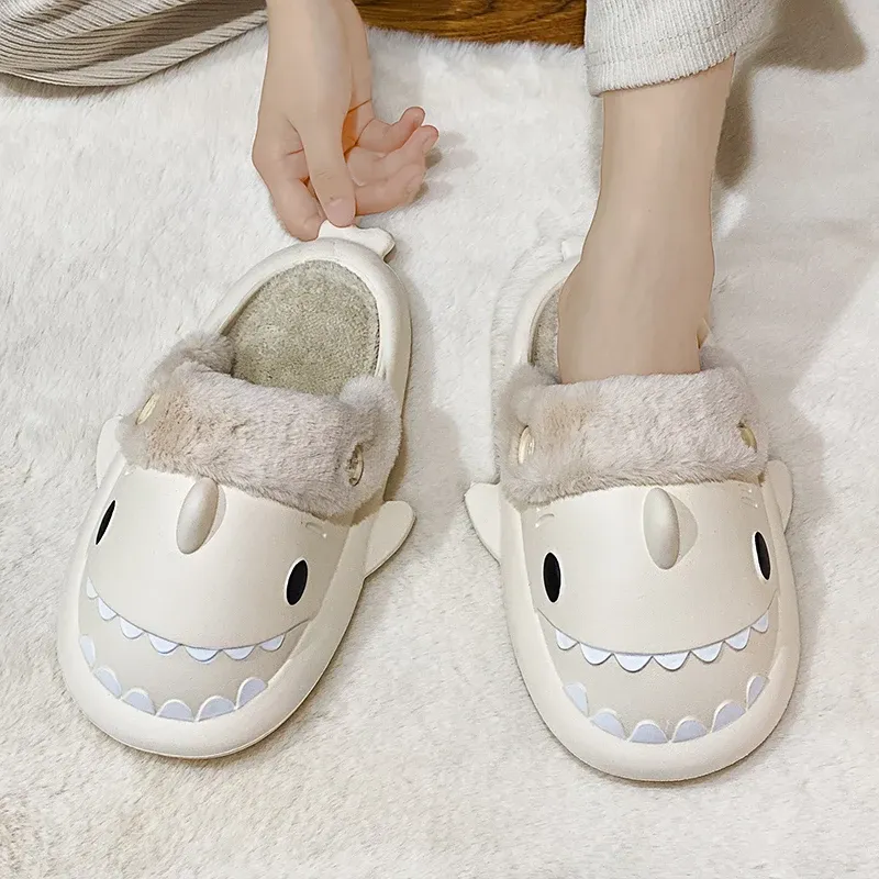 Pantoufles Requin Beige Polaire – Image 5