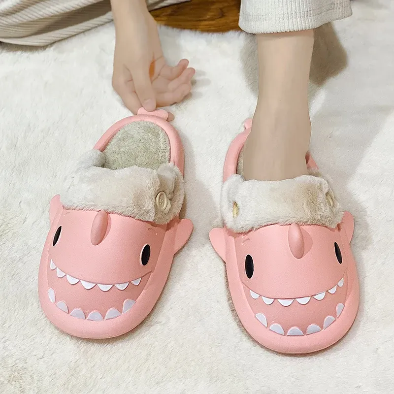 Pantoufles Requin Rose Polaire – Image 7