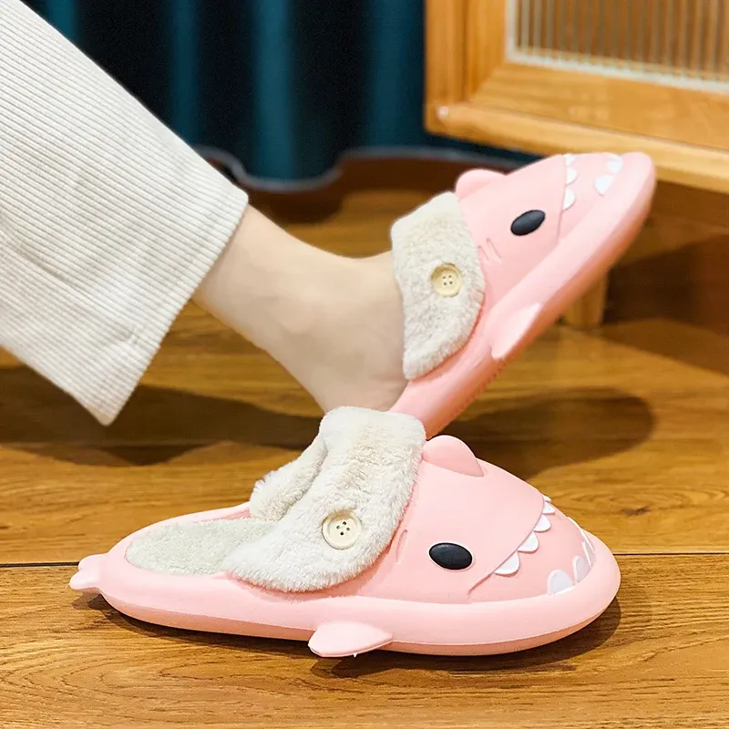 Pantoufles Requin Rose Polaire – Image 3