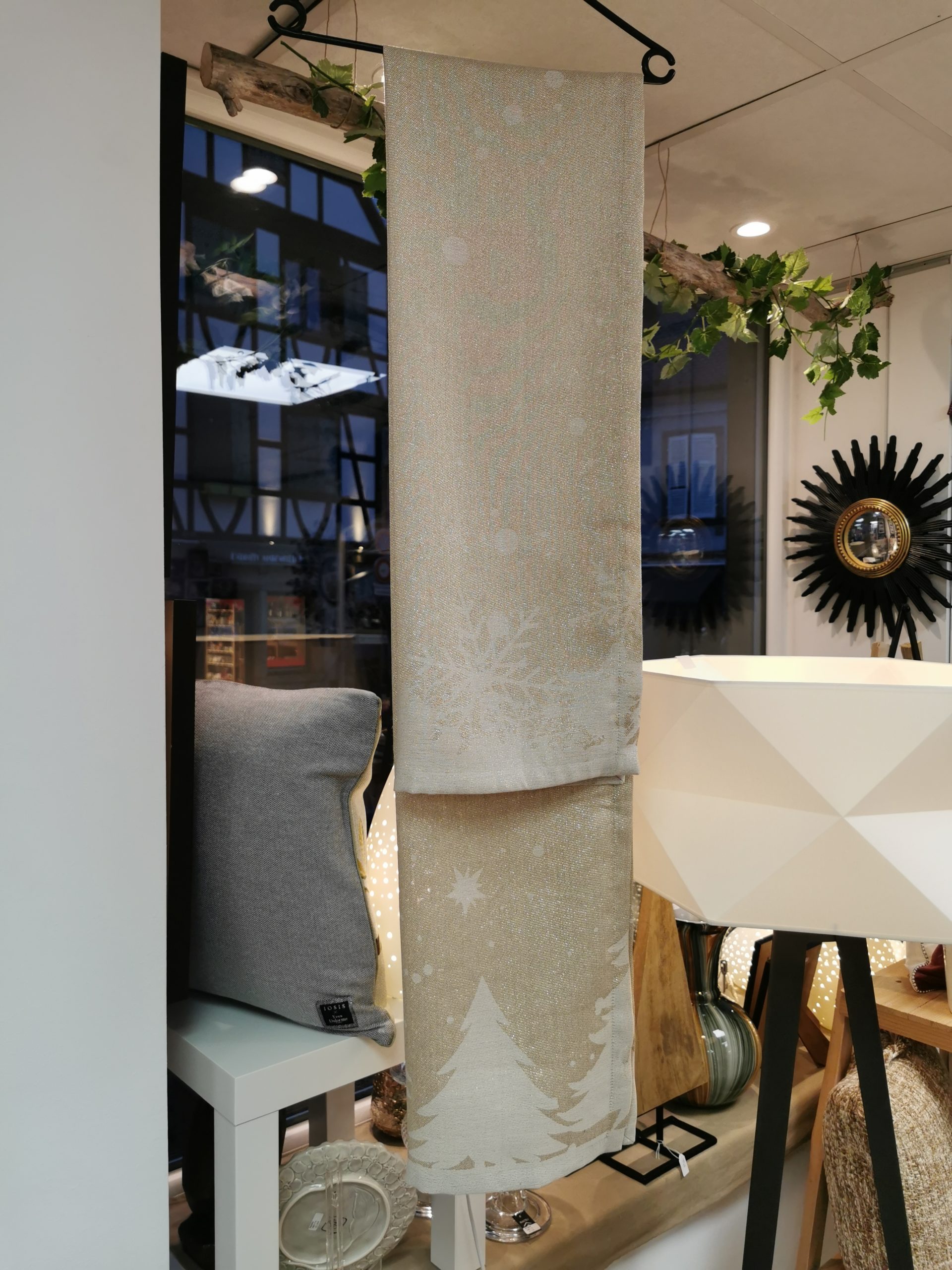 Chemin de table Arcolaio modèle « Fête dorée »