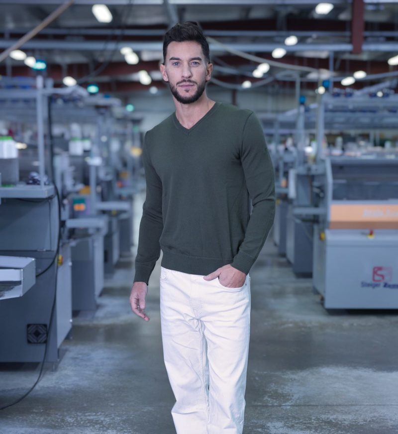 Pull Royal Mer uni col V Kaki – CHARLES