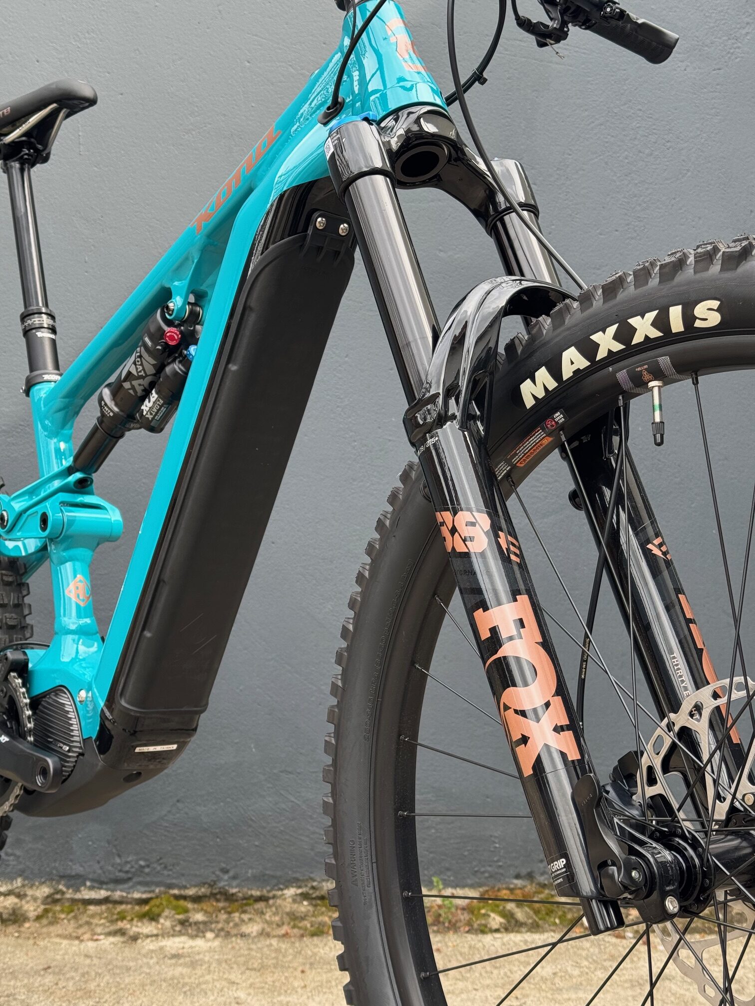 KONA Remote X – 2025 – Gloss Viridian Blue – Image 6