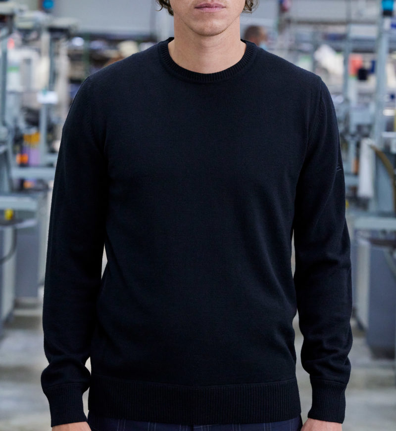 Pull Royal Mer uni col rond Noir – MATHIS – Image 2