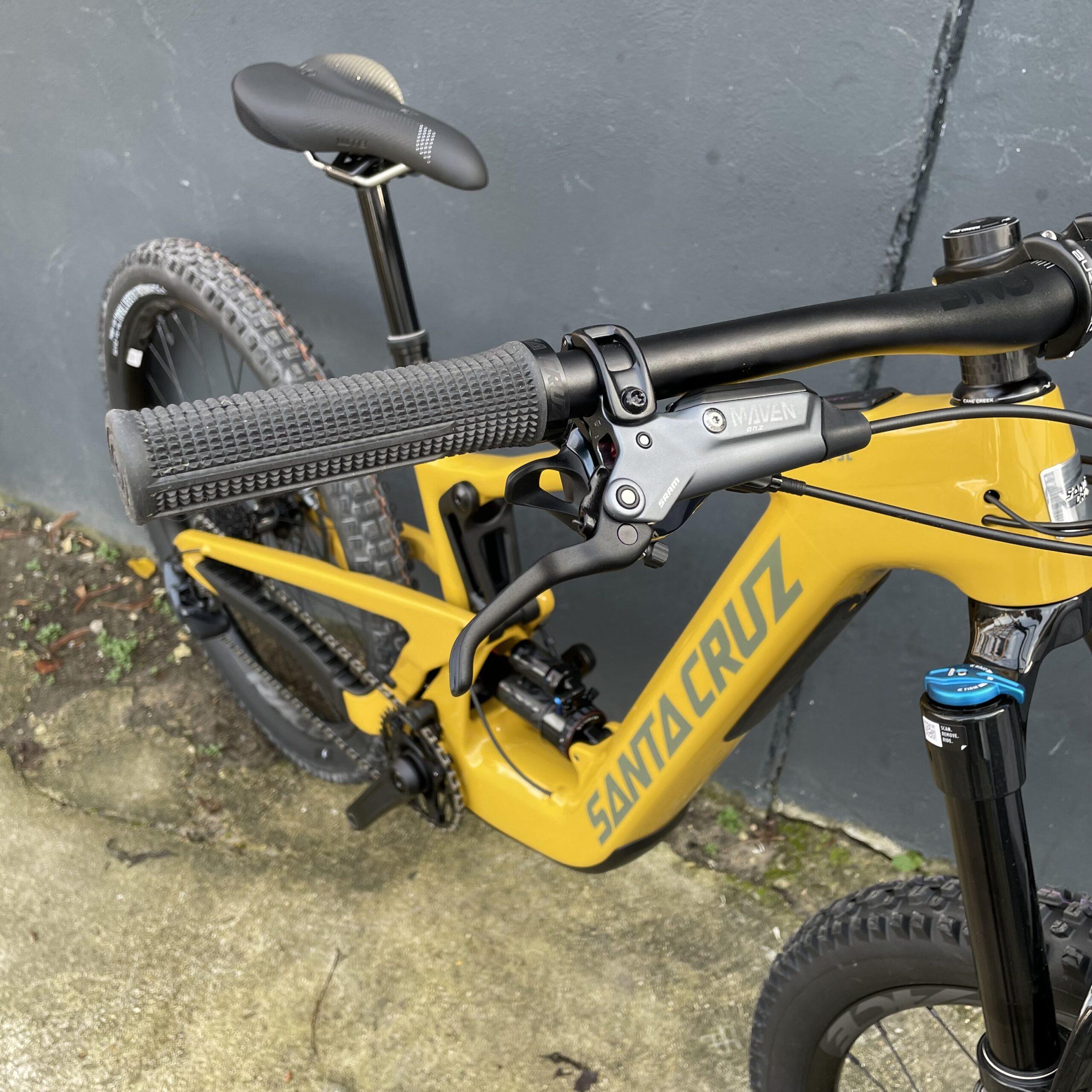 SANTA CRUZ Heckler SL – Gloss Mustard – Image 4