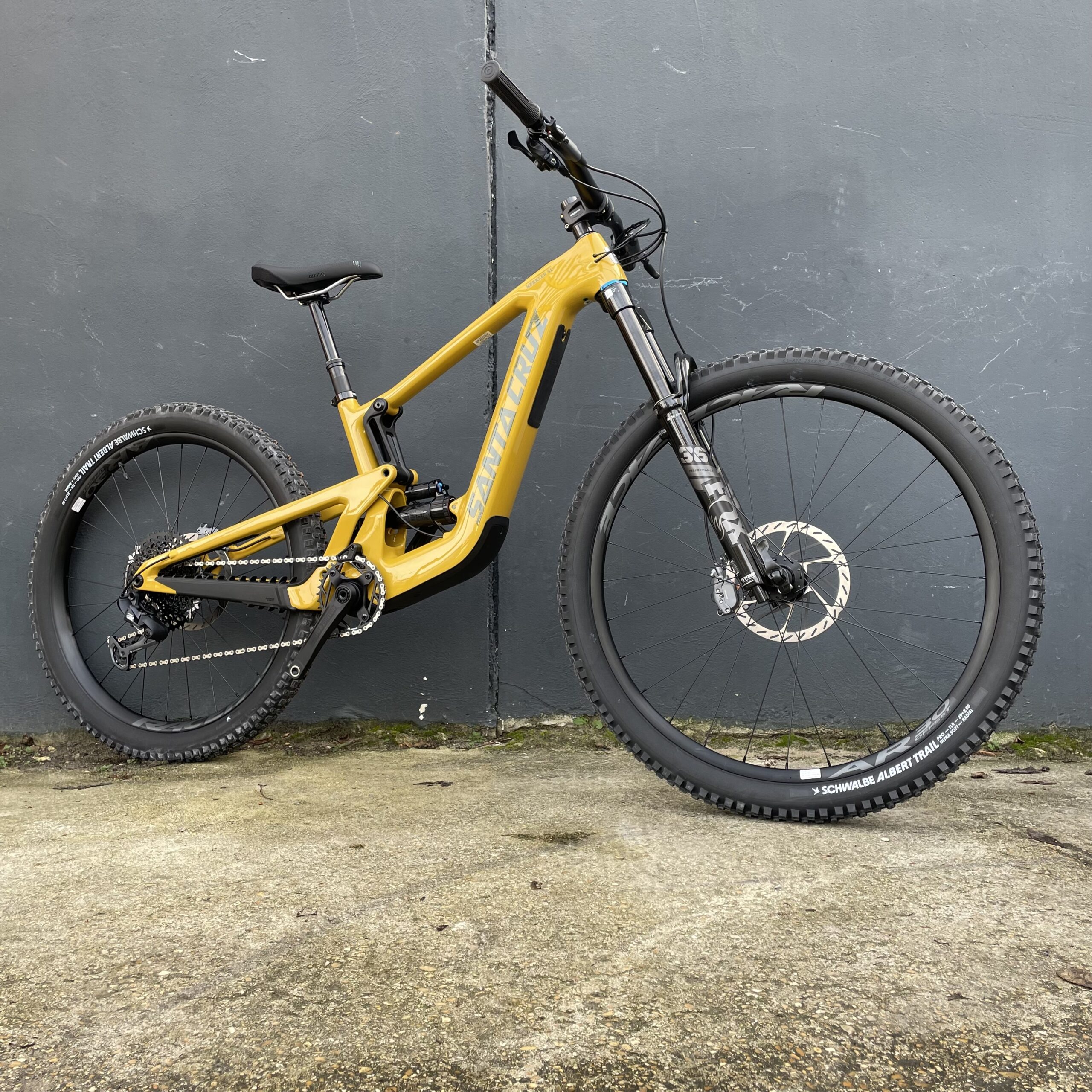 SANTA CRUZ Heckler SL – Gloss Mustard – Image 5