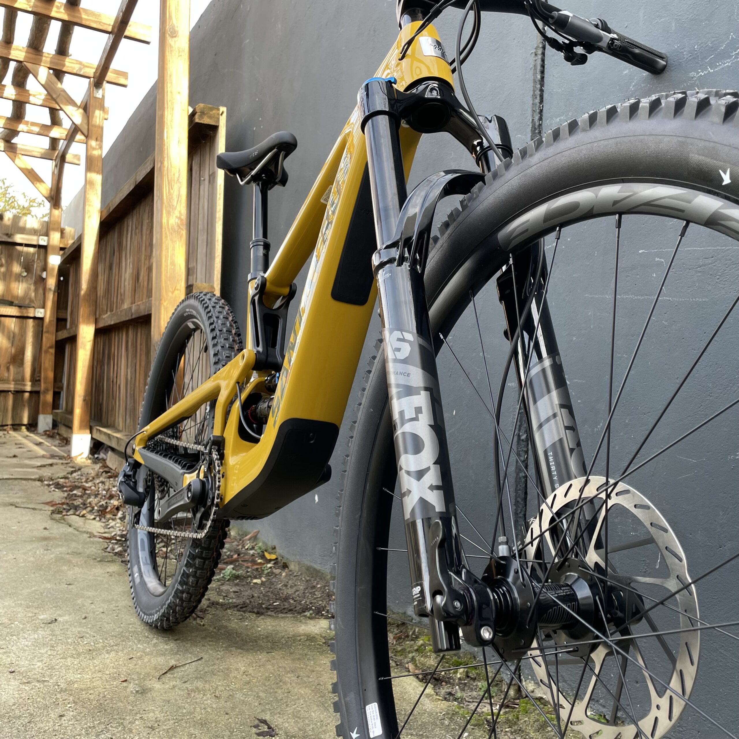SANTA CRUZ Heckler SL – Gloss Mustard – Image 8