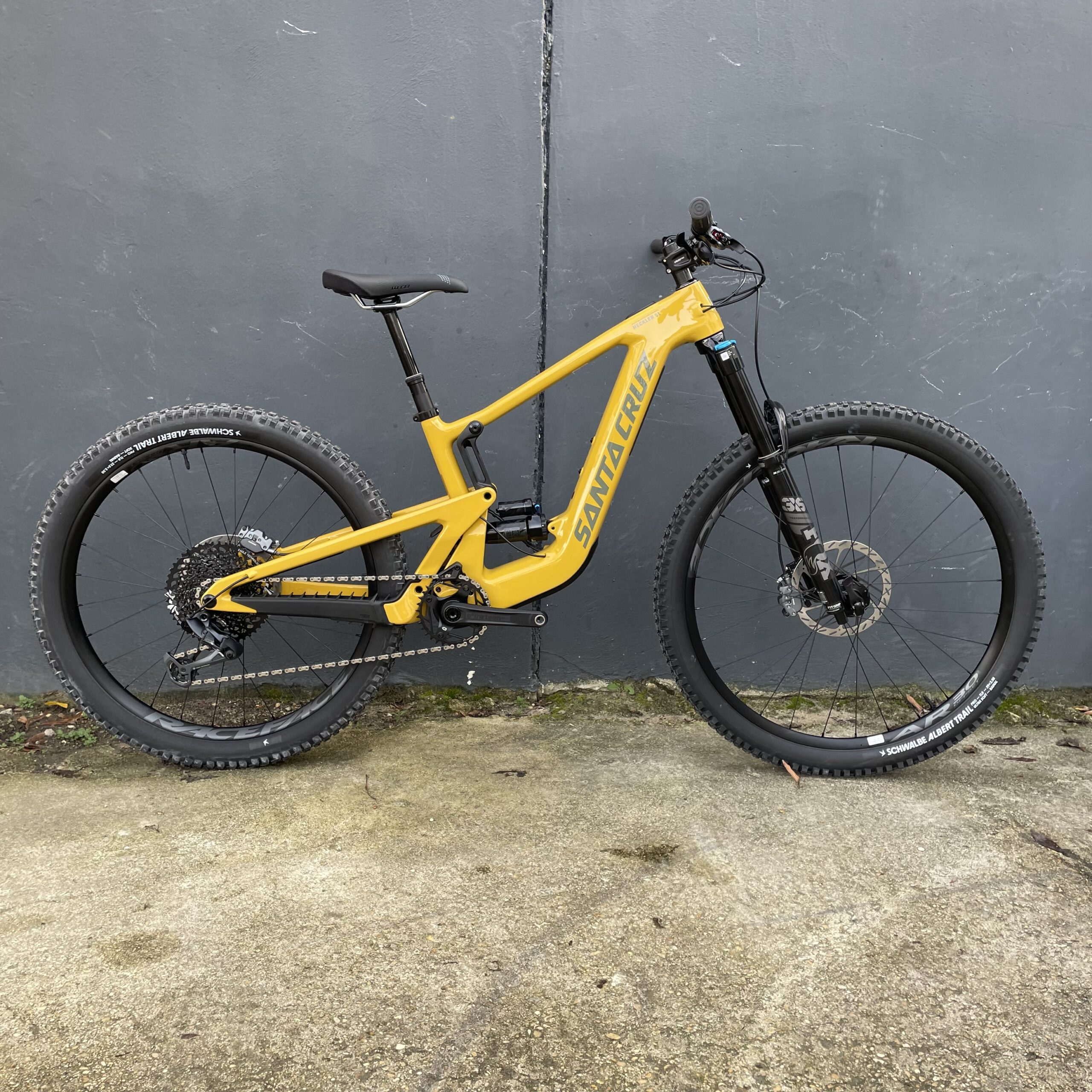 SANTA CRUZ Heckler SL – Gloss Mustard