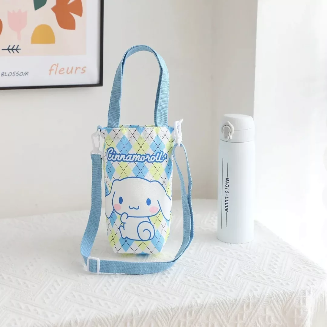 Pochette pour gourde enfant – Transport facile et propre à l’école ou en sortie – Tissu lavable et motifs ludiques – Image 4